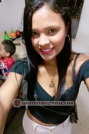 176810 - Laura Age: 32 - Colombia