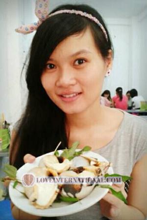 194868 - Huong Linh Age: 31 - Vietnam