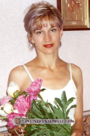 72192 - Svetlana Age: 35 - Russia